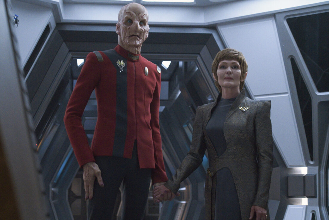 Pictured: Doug Jones as Saru and Tara Rosling as T’Rina of the Paramount+ original series STAR TREK: DISCOVERY.