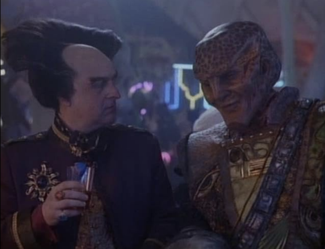 Peter Jurasik and Andreas Katsulas in Babylon 5: The Gathering (1993)